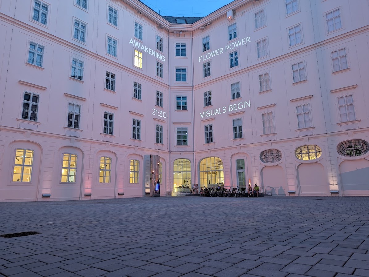 Wilde Museum of Change 夜間燈光秀 照片 2