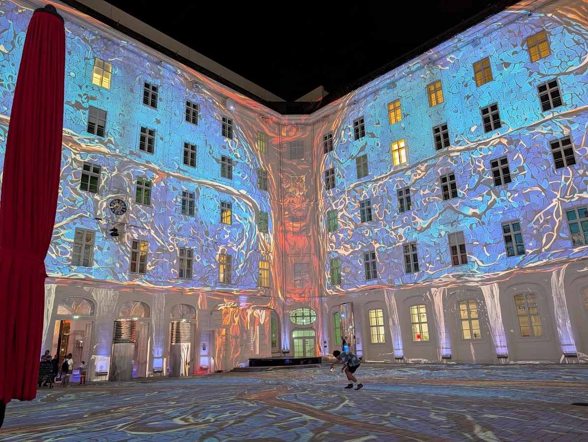 Wilde Museum of Change 夜間燈光秀 照片 3