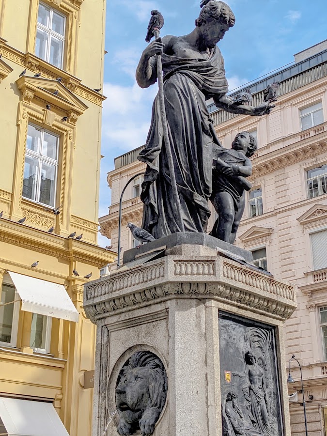 Josefsbrunnen 雕像 照片 1