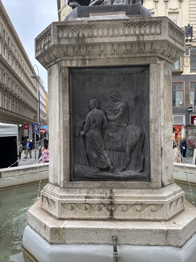 Josefsbrunnen 雕像 照片 3