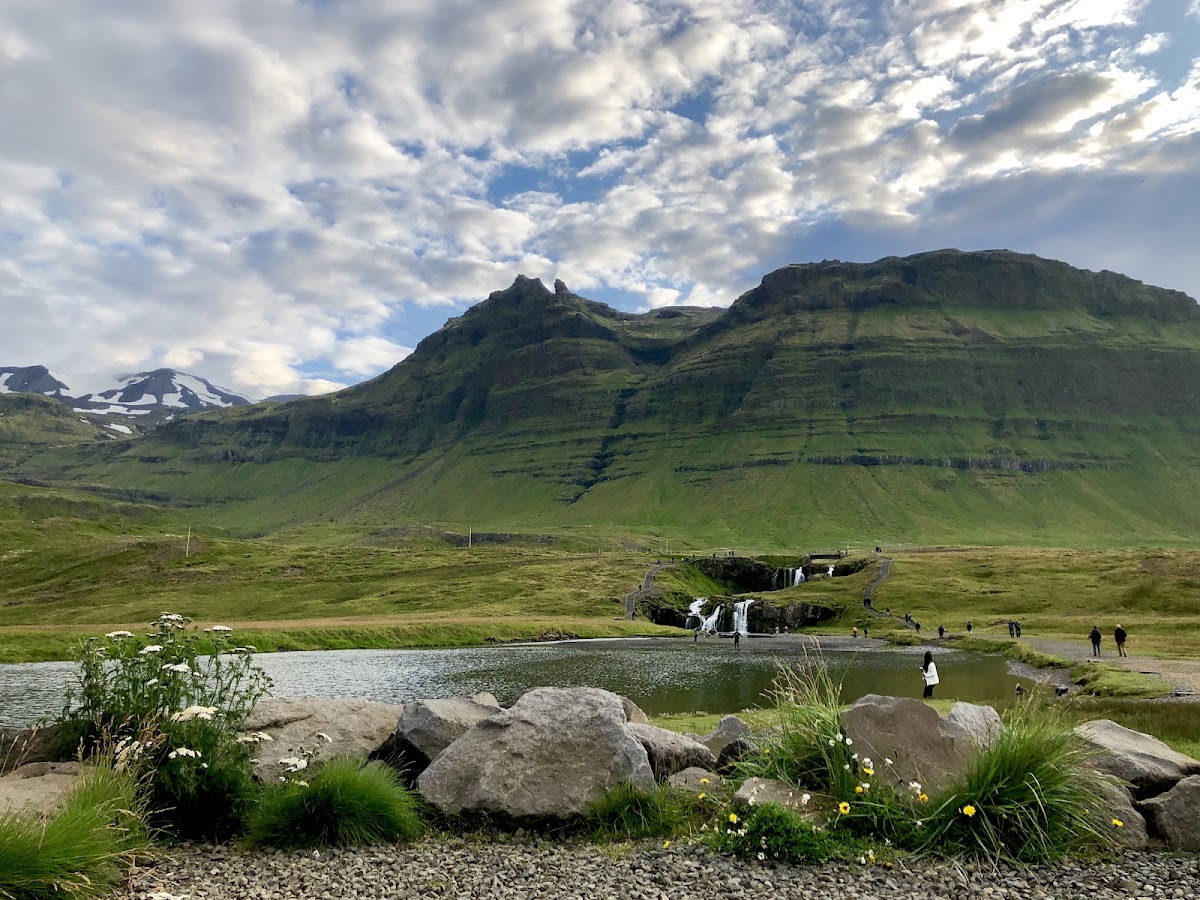 Kirkjufell 免費停車（桌椅區） 照片 3